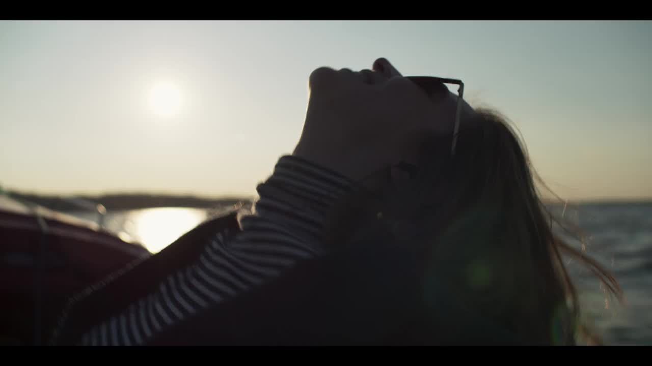 Un extrait de la série  1983