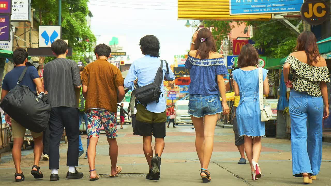 Un extrait de la série  Ainori love wagon : asian journey