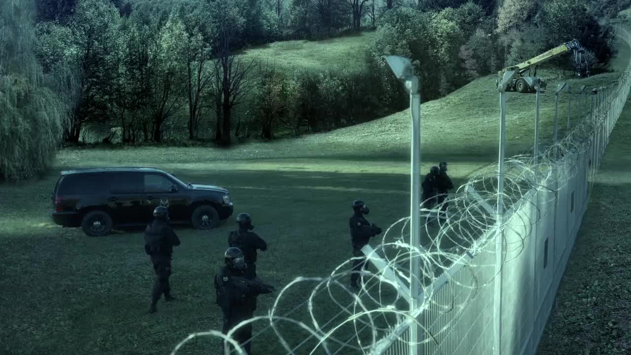 Extrait vidéo du film  Between