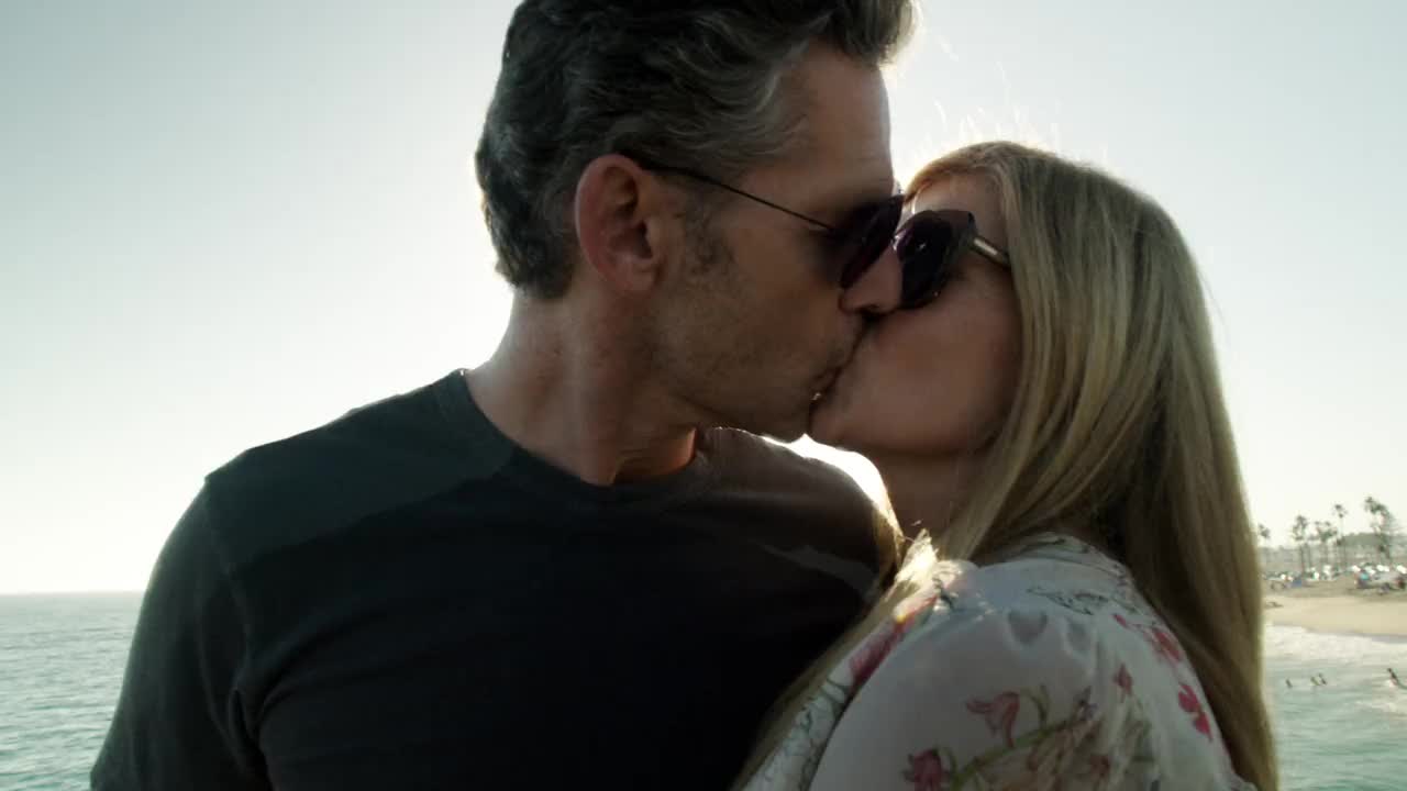 Extrait vidéo du film  Dirty john
