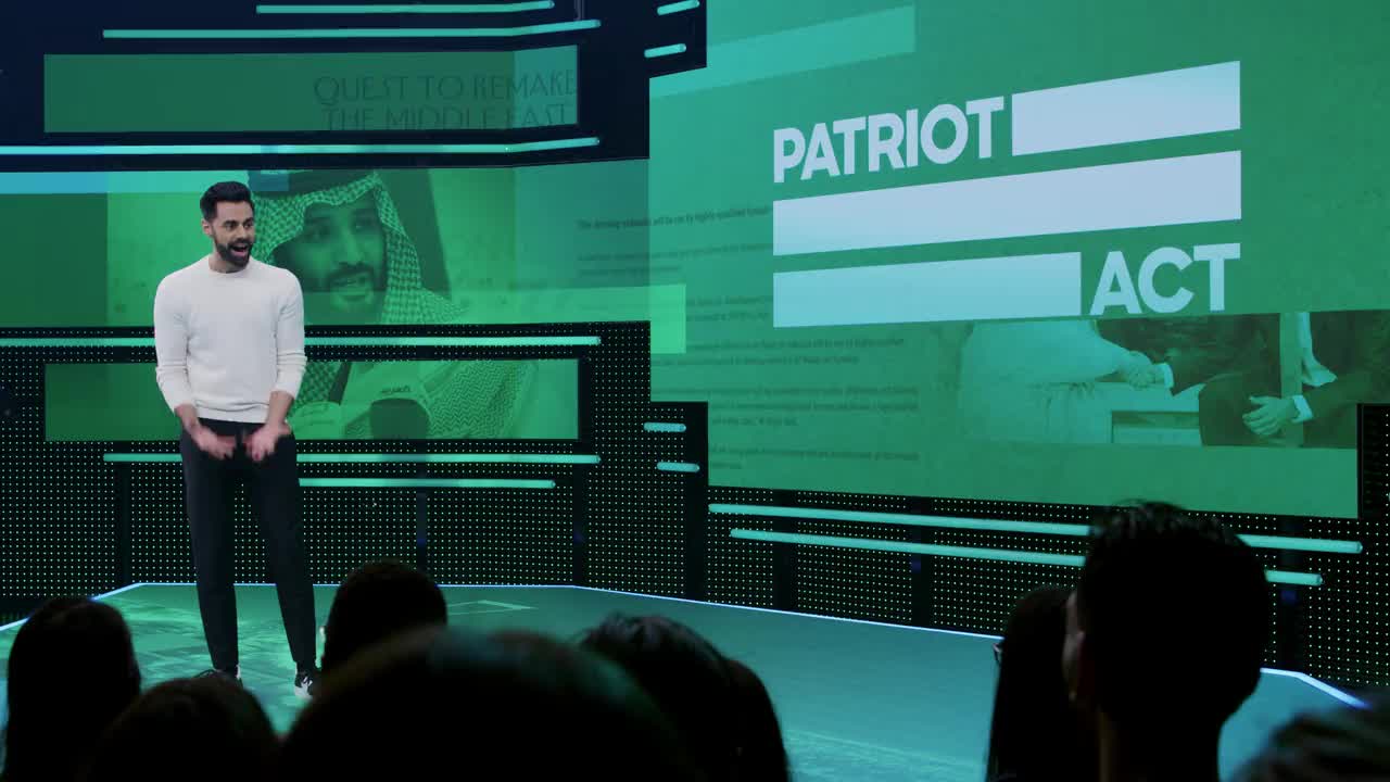 Un extrait de la série  Hasan minhaj : un patriote américain